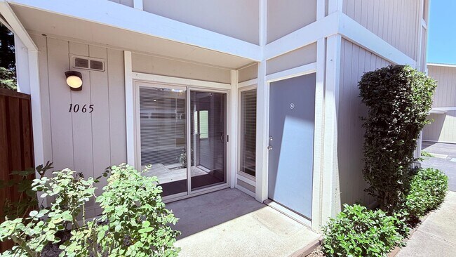 Building Photo - 1065 San Ramon Valley Blvd