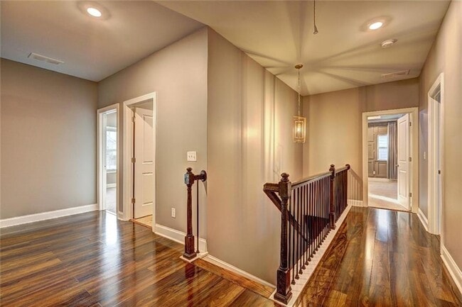 Building Photo - 4527 Bridgeway Rd