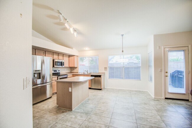 Building Photo - Lakewood 3 Bedroom for Rent!