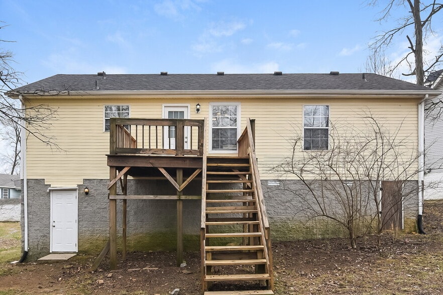 Building Photo - 425 Jonesboro Ct