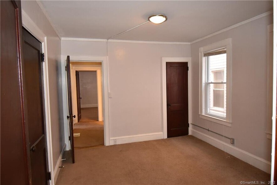 Building Photo - 73 Center St