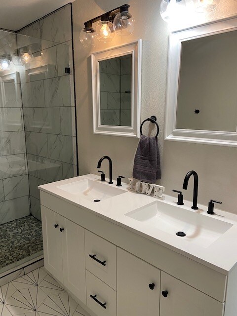 Master bath double vanity - 2626 W Ashby Plz