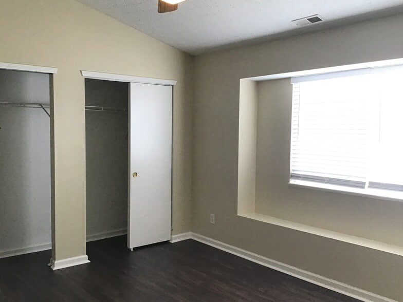 Building Photo - 6580 Dunsdin Dr