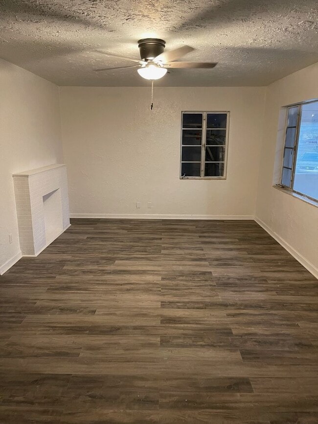 Building Photo - Beautiful fully remodeled home!