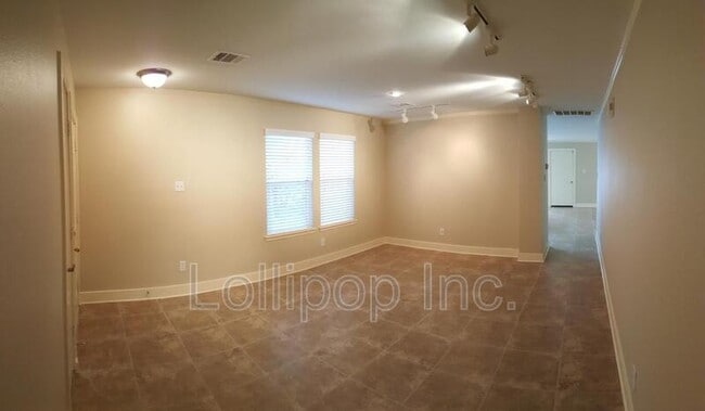 Building Photo - 26897 Hailey's Manor