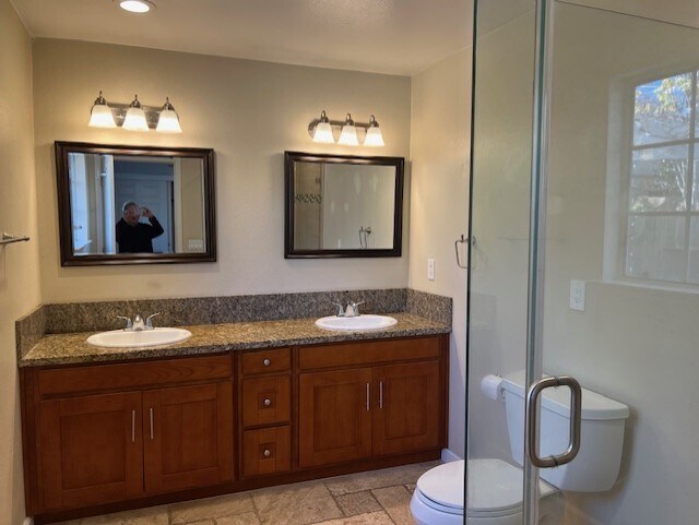 Building Photo - 1057 6th Ave