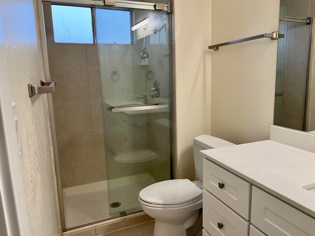 Building Photo - 519 Nottingham Dr