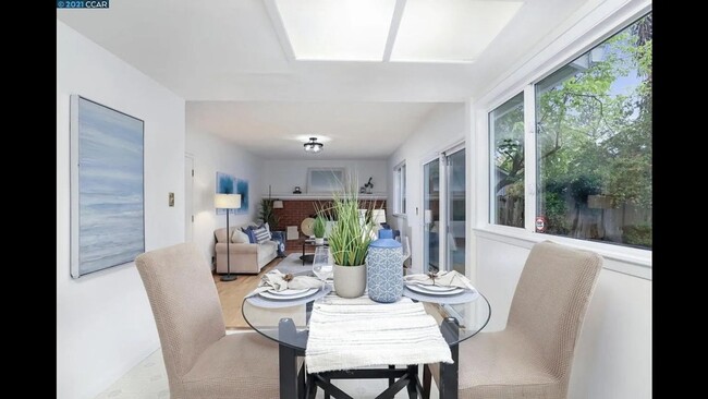 Building Photo - Stunning 4BR Pleasant Hill Home on Cul-de-...