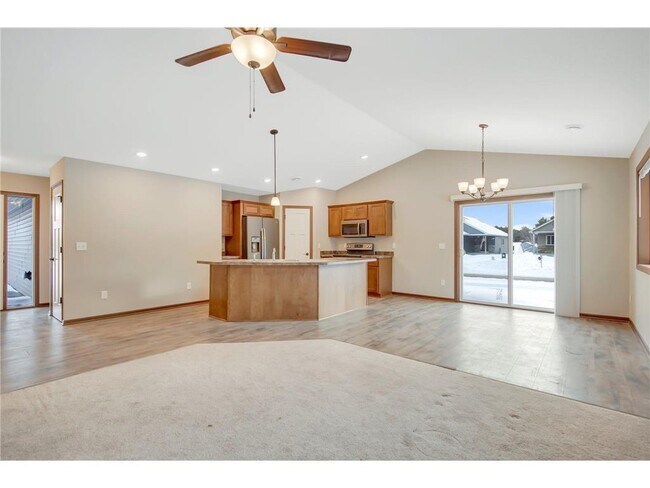 Building Photo - 463 Martin Way