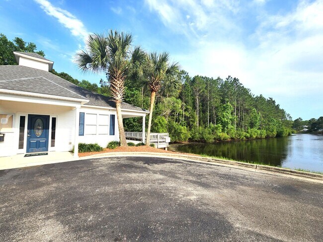 Building Photo - ~ THE ARBORS @ WESTGATE ~