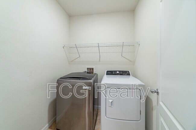 Building Photo - 519 Squires Grove Dr