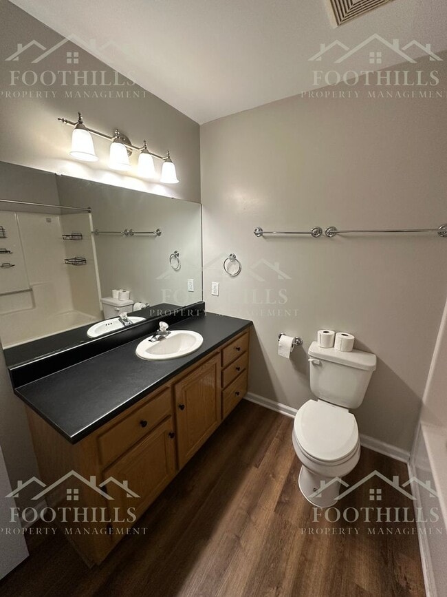 Building Photo - Comfort & Space in a Great Location! 3-Bed...