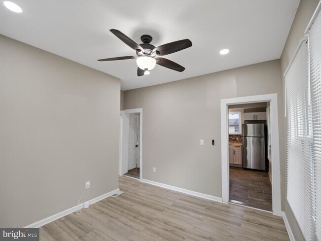 Building Photo - 6008 Addison Rd