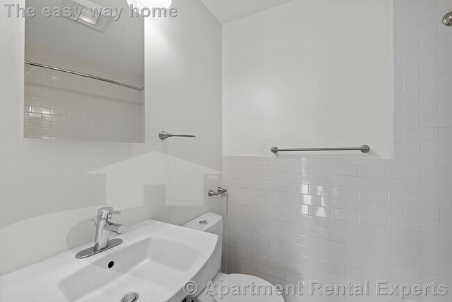 Building Photo - 134 Summer St