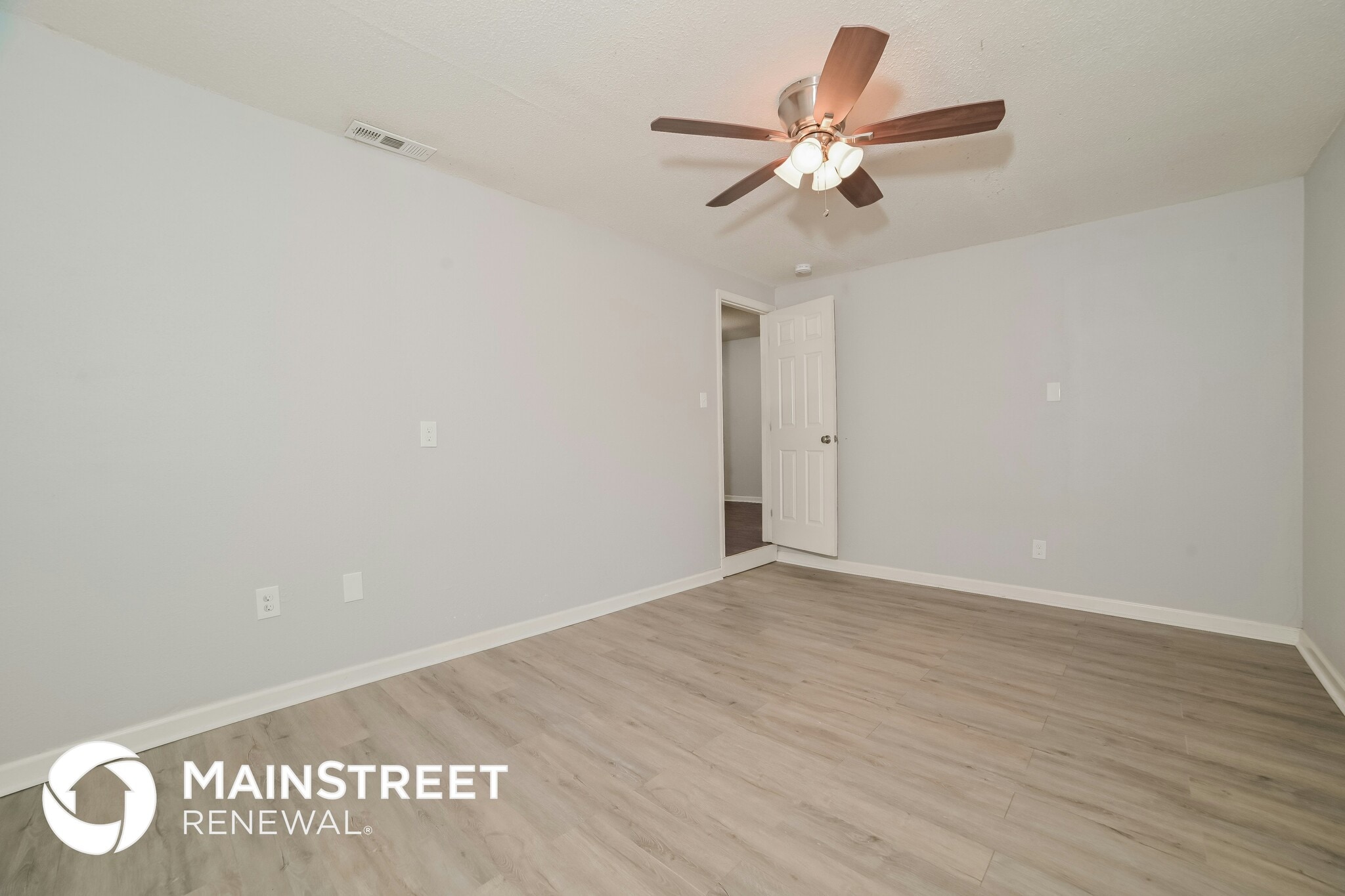 Building Photo - 2305 Ridgecrest Dr