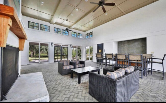 Building Photo - 35 White Rabbit Run