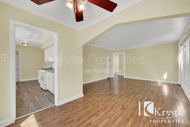 Building Photo - 579 Cedar St