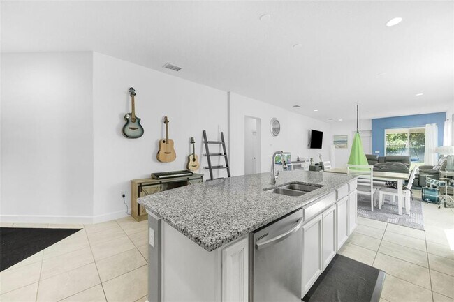 Building Photo - 5547 Del Coronado Dr