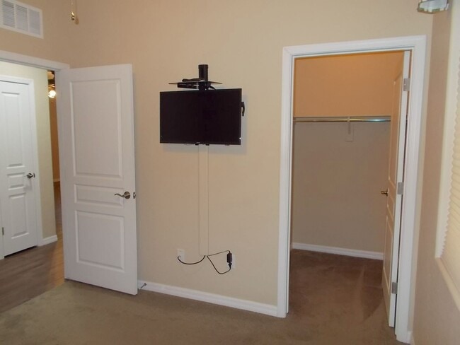 Building Photo - 790 Country Grove Ln