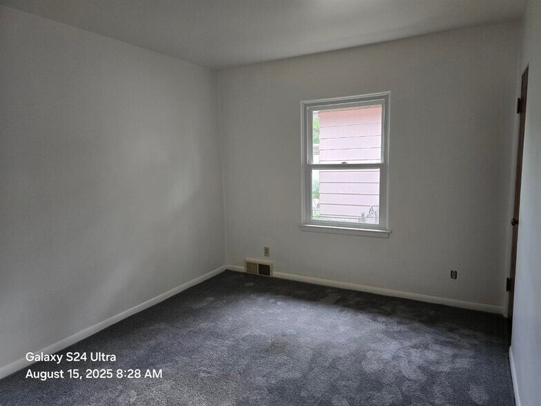 Building Photo - 1634 King St