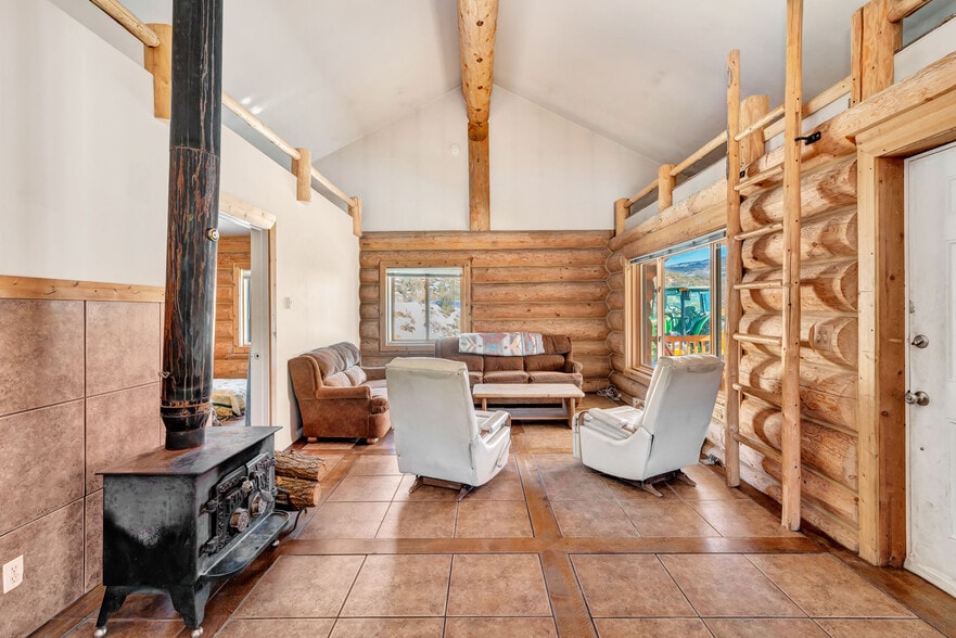 Building Photo - 38500 Lobo Ct