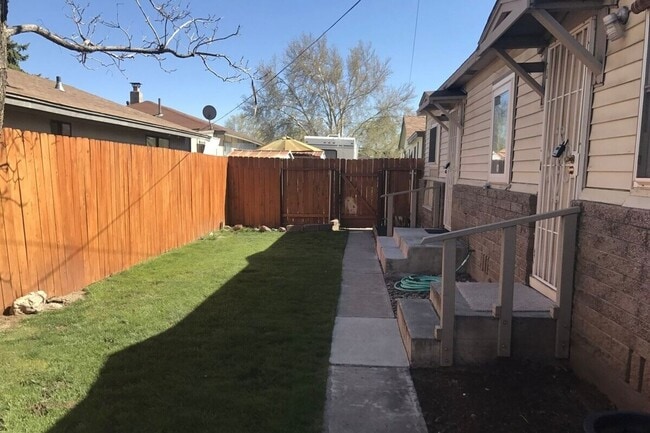 Building Photo - 1950 H St