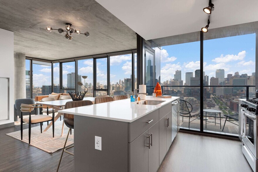 Building Photo - 1314 W Randolph St