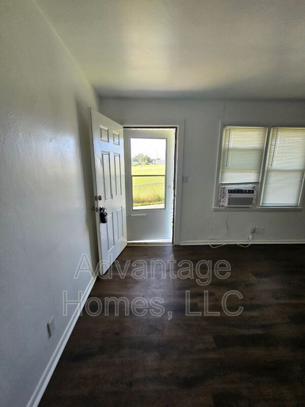 Building Photo - 1007 N Scott Ave
