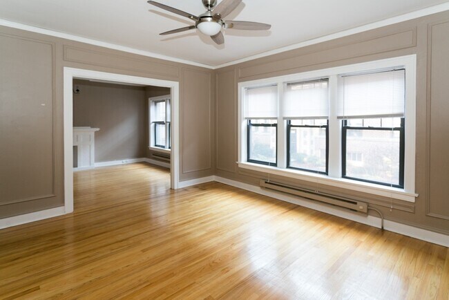 Building Photo - 1322 Oak Ave