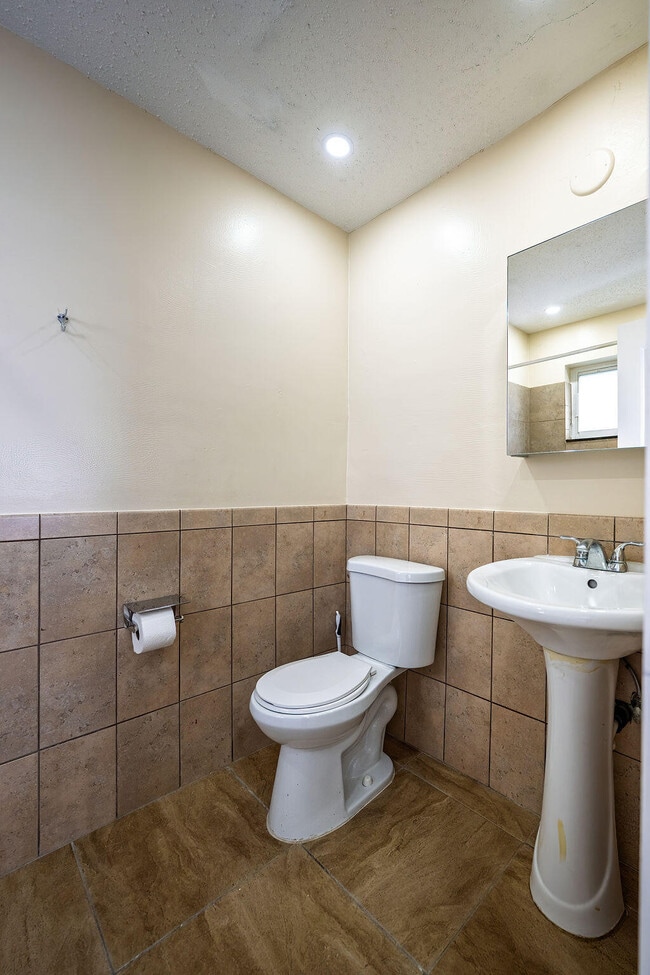 Building Photo - 750 SW 2nd St