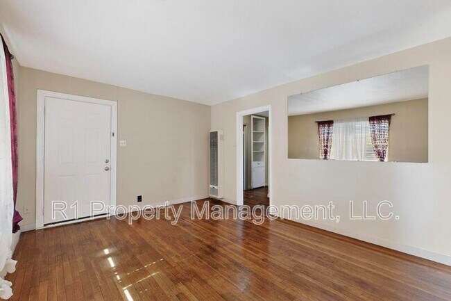 Building Photo - 165 Hilton Ave NW