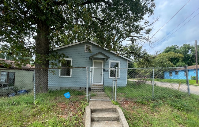 Primary Photo - Remodeled 2 Bed Home