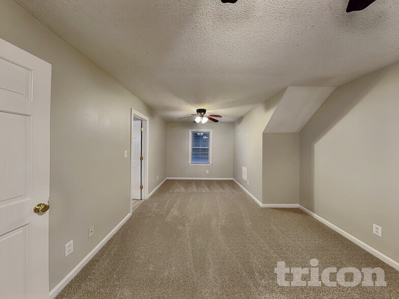 Building Photo - 2855 Dellinger Dr