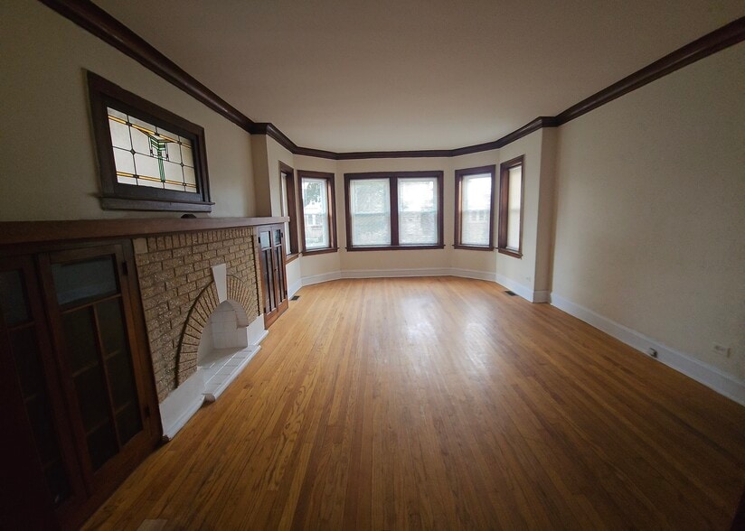 Building Photo - 5525 W Dakin St