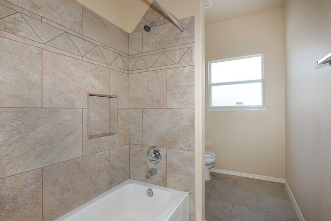 Building Photo - RECENTLY RENOVATED EASTSIDE HOME