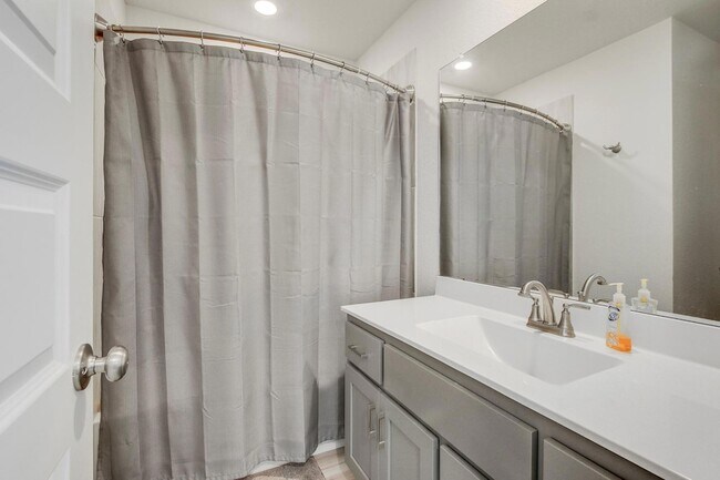 Building Photo - 223 Garner Dr