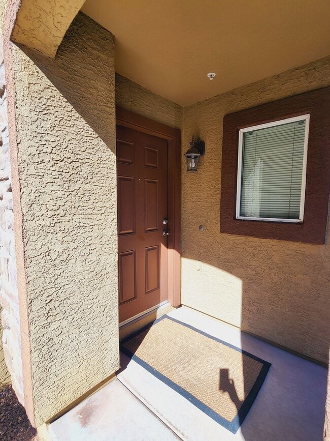 Building Photo - Lovely Parkside Townhome!