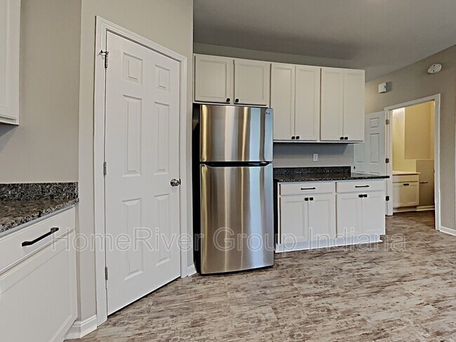 Building Photo - 5709 W Woods Edge Dr