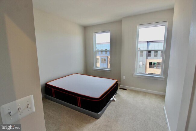 Building Photo - 4619 Olivine Dr