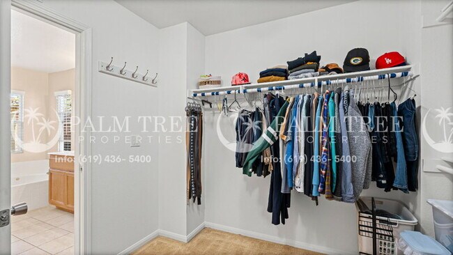 Building Photo - 1811 Greenfield Dr