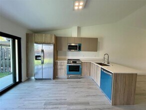 Building Photo - 4741 SW 135th Pl