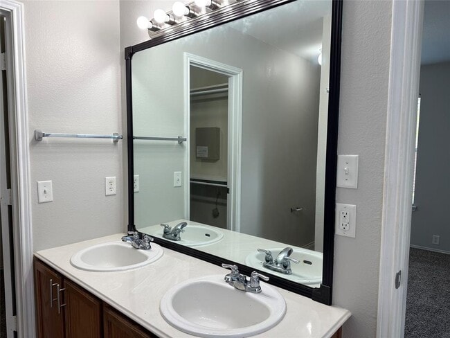 Building Photo - 4514 Quail Run Rd