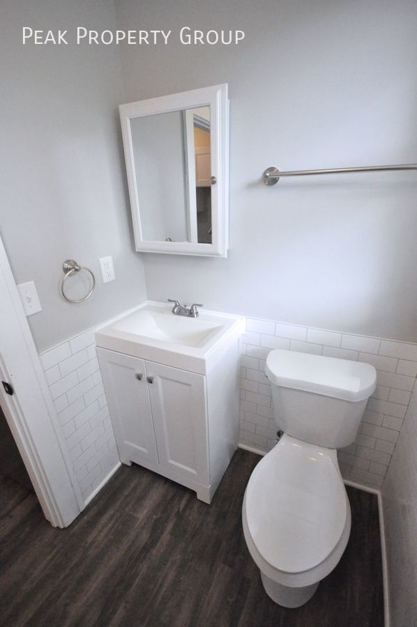 Building Photo - Available Now! Located in the Short North!...
