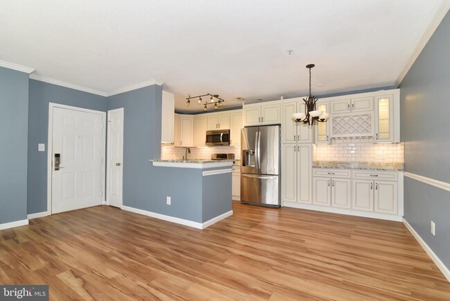 Building Photo - 20301 Beechwood Terrace