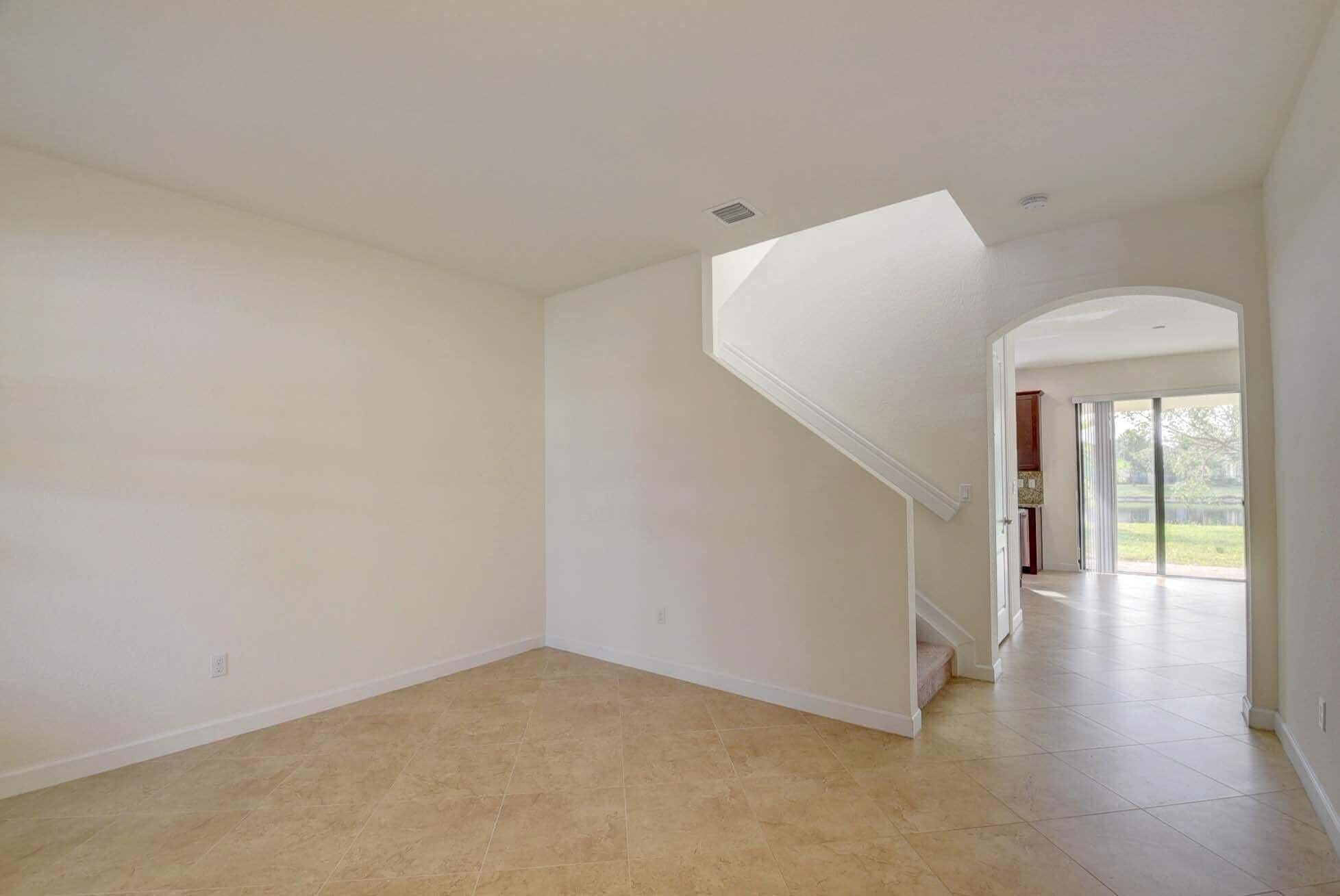 Building Photo - 8834 Willow Cove Ln