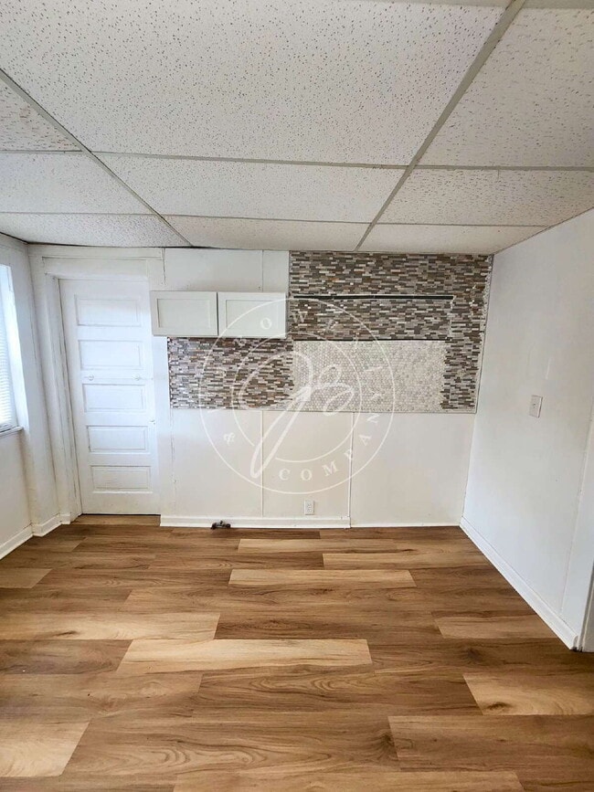 Building Photo - "Charming 3-Bedroom Home with updates throughout! Move in ready!