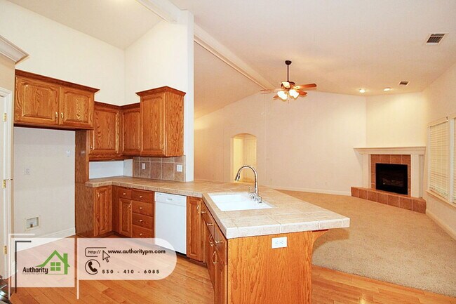 Building Photo - 3377 Heritagetown Dr
