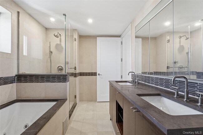 Building Photo - 3220 Arlington Ave