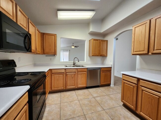 Building Photo - Beautiful Mountain Views! 3bedrom 2 bath