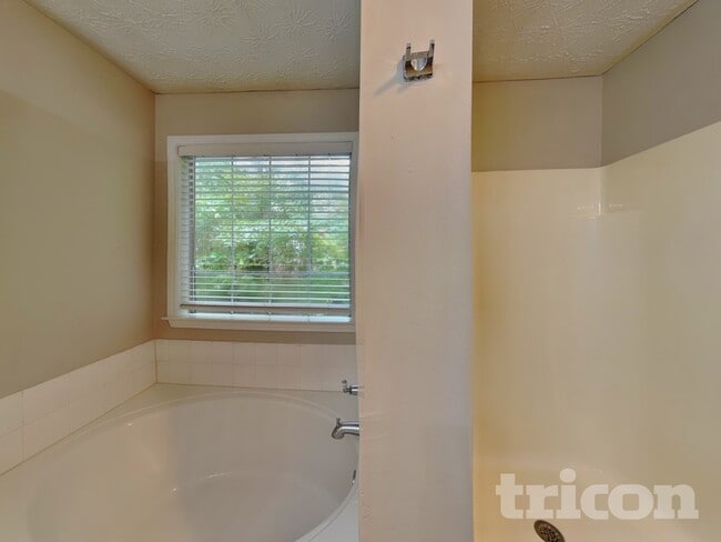 Building Photo - 79 Paradise Trail